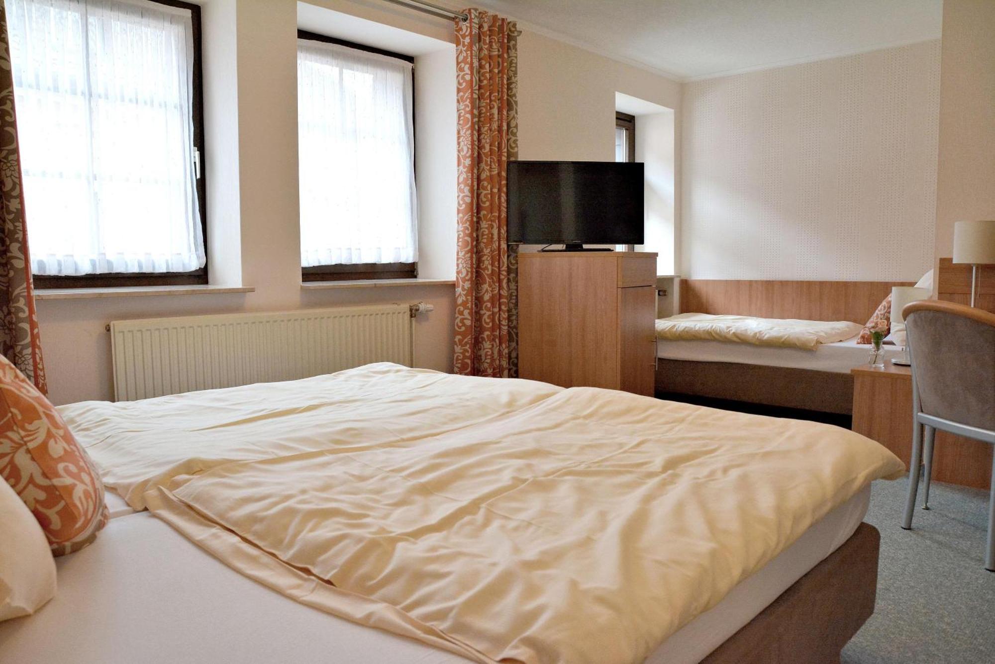 Rosenhotel Scherer Schiffweiler 外观 照片