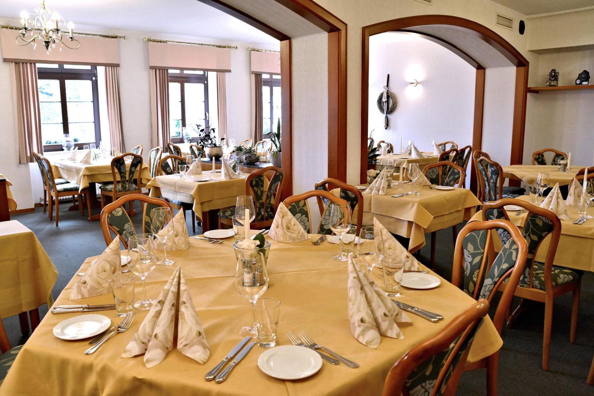 Rosenhotel Scherer Schiffweiler 外观 照片