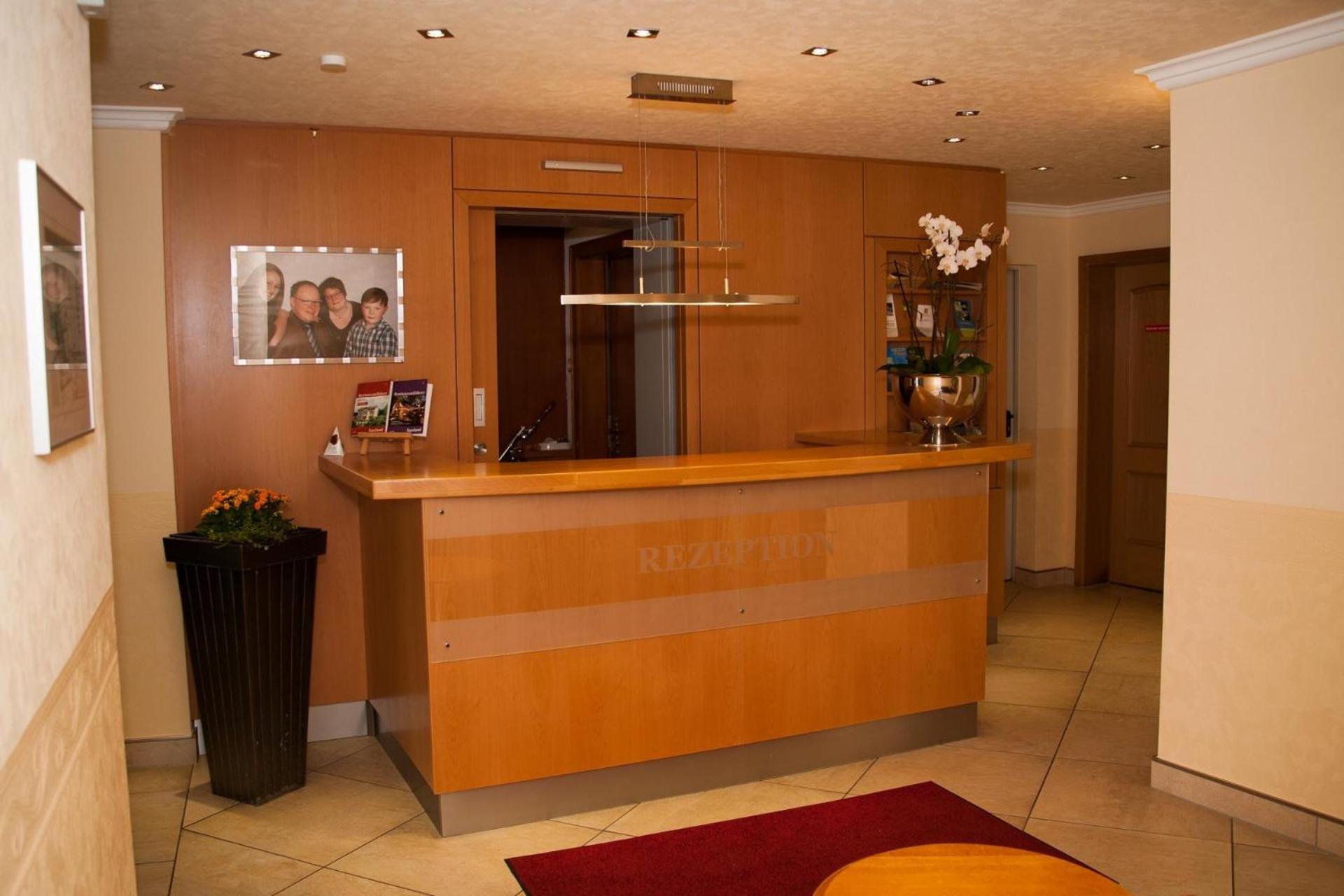 Rosenhotel Scherer Schiffweiler 外观 照片